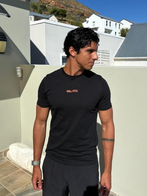 Giro di Pizza T-Shirt La Visione in Nero, Vorderseite